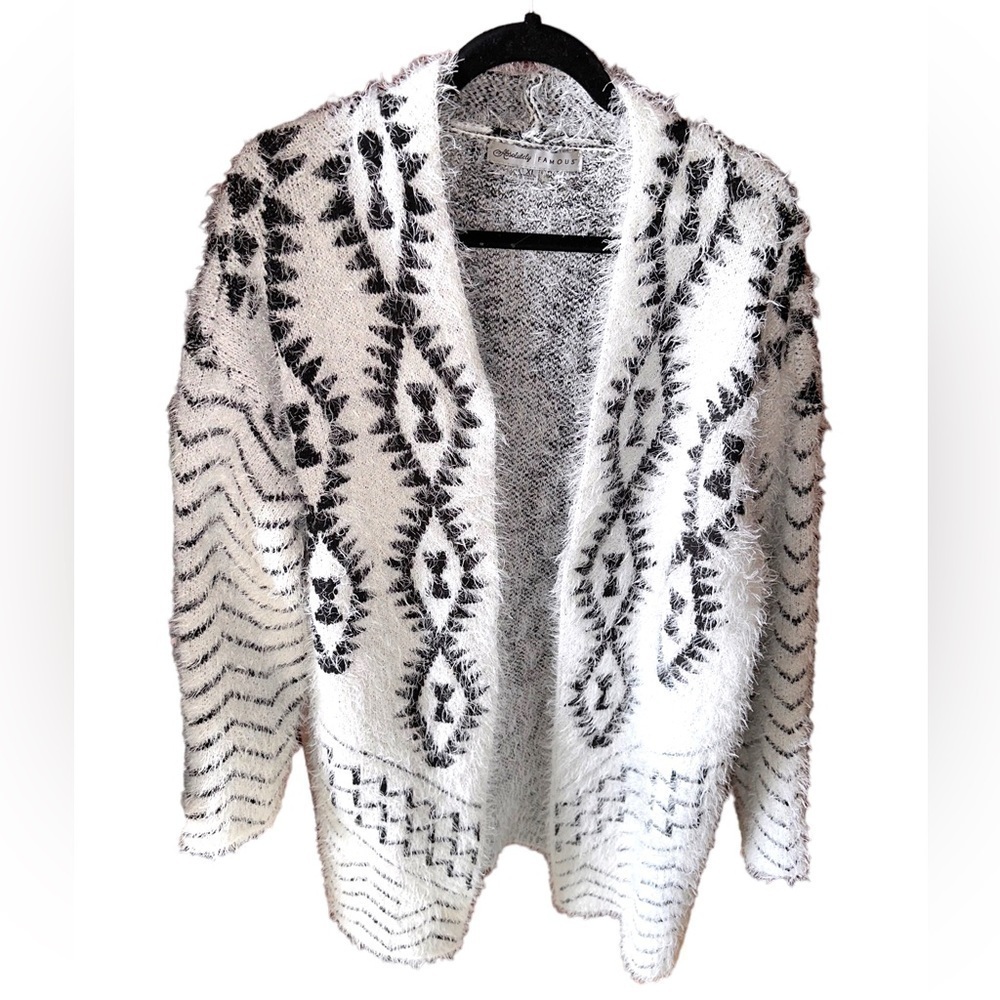 Absolutely Famous‎ size xl heavy aztec eyelash cardigan/coatigan. Like new.